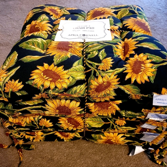 New April Cornell Chair Pads - Picture 3 of 4